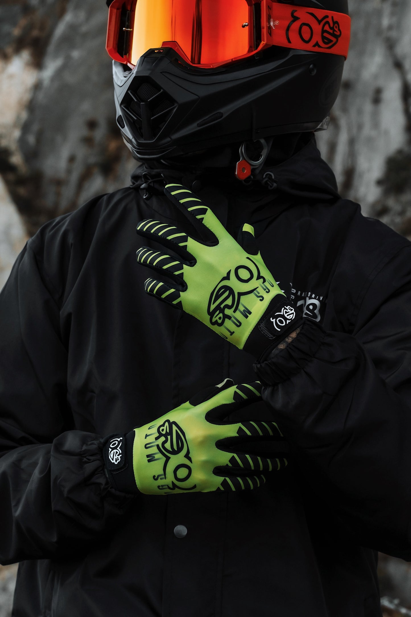 RADIANT STRIKE - Gloves