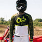 Motocross-Jersey Night Ops getragen auf der Strecke