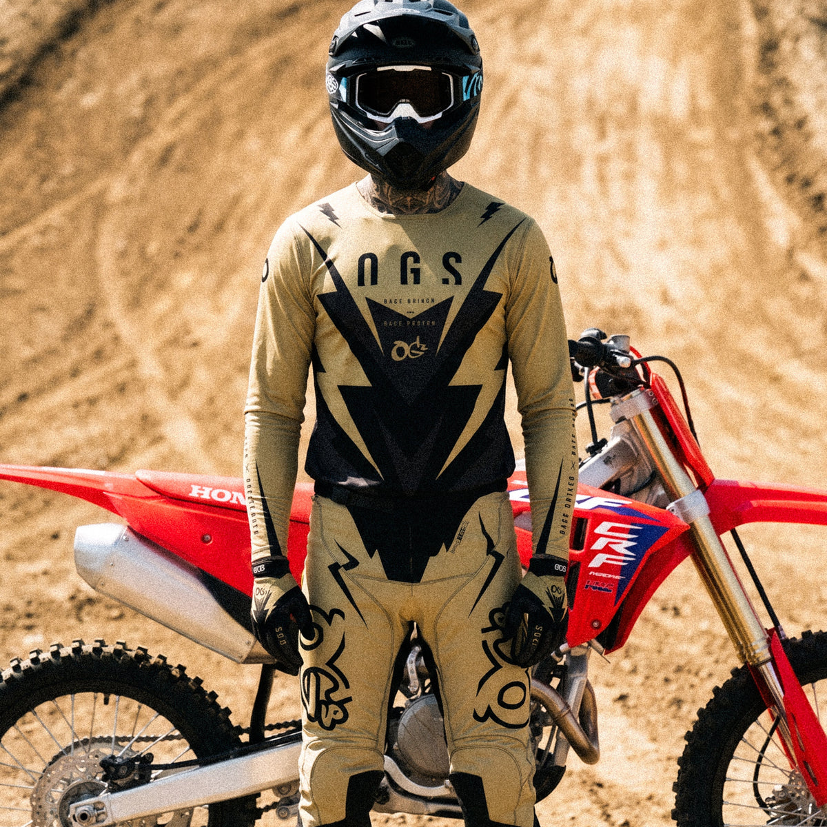 Motocross-Jersey Desert Storm getragen auf der Strecke