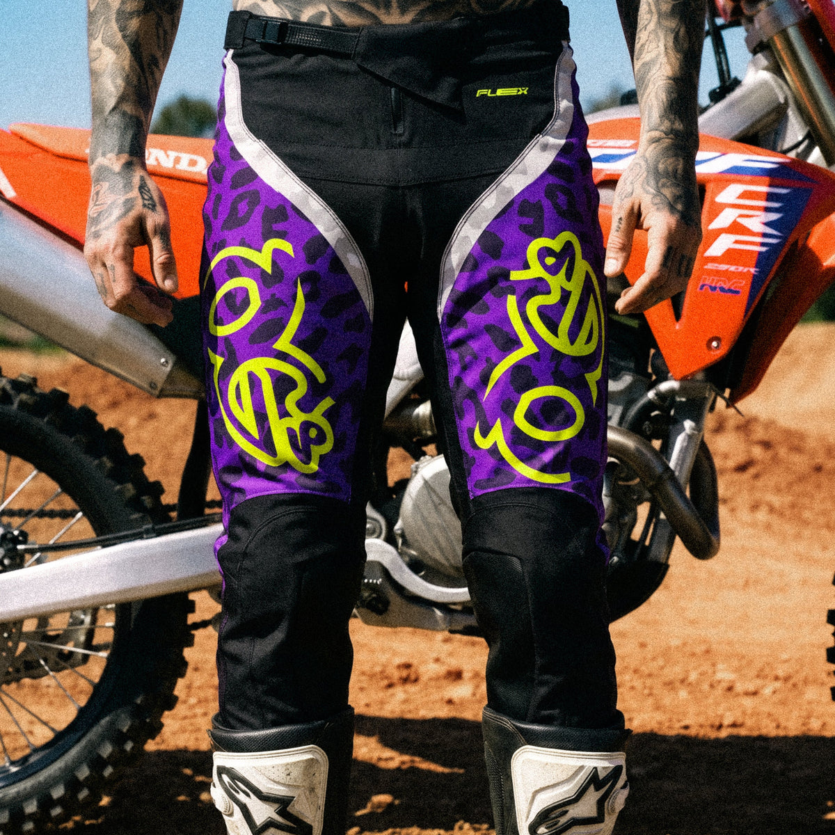 Motocross-Hose Night Hunter getragen auf der Strecke