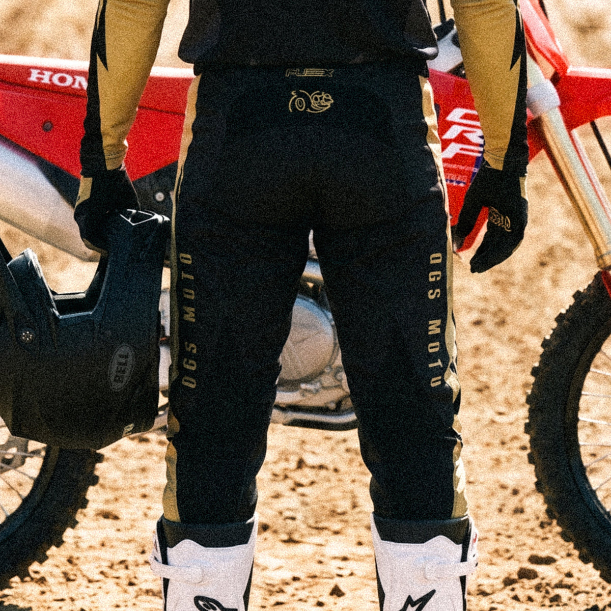 Motocross-Hose Desert Storm getragen auf der Strecke