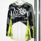 Motocross-Jersey Acid Camo getragen auf der Strecke