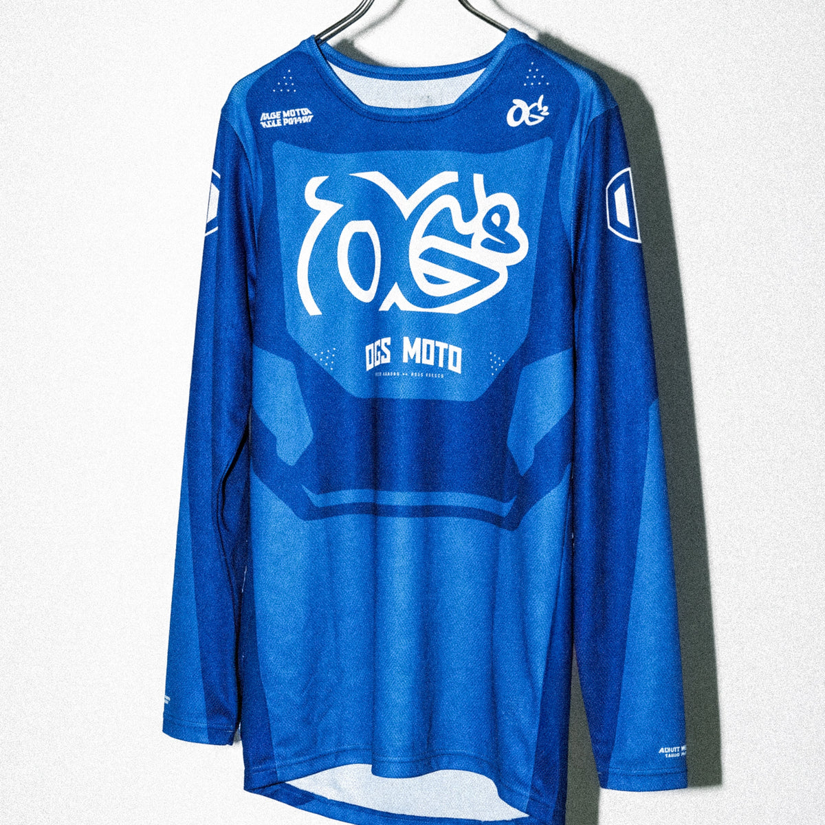 Motocross-Jersey Deep Flow getragen auf der Strecke