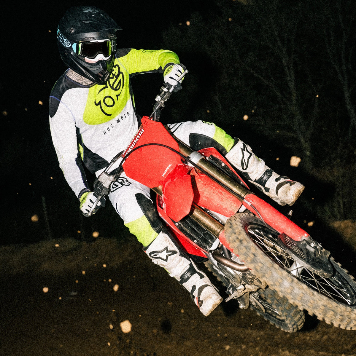 Motocross-Jersey Solar Flare getragen auf der Strecke